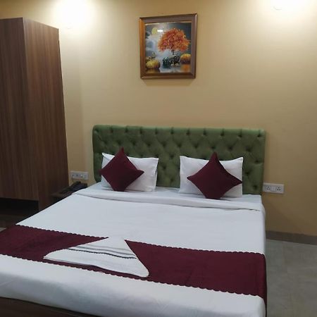 Limewood Stay - Near Golf Course Road Gurgaon Exterior photo