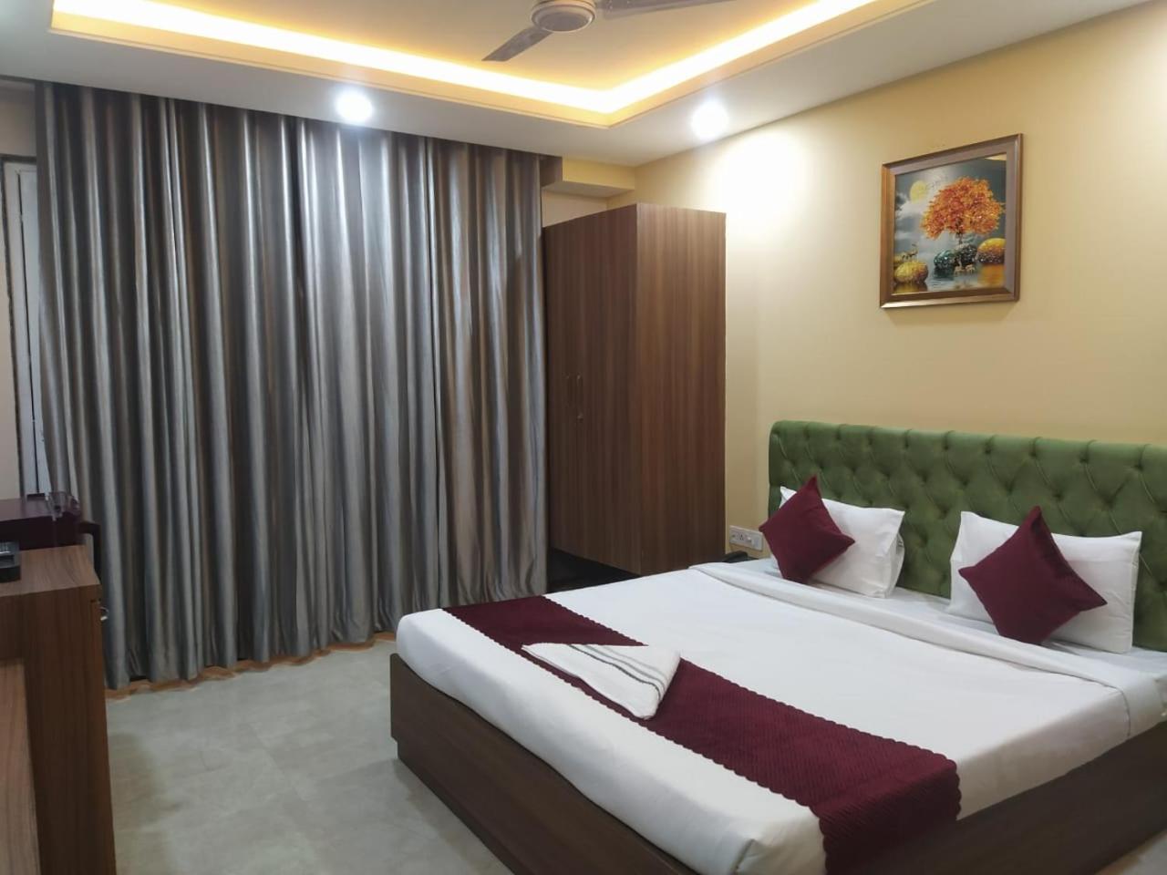 Limewood Stay - Near Golf Course Road Gurgaon Exterior photo