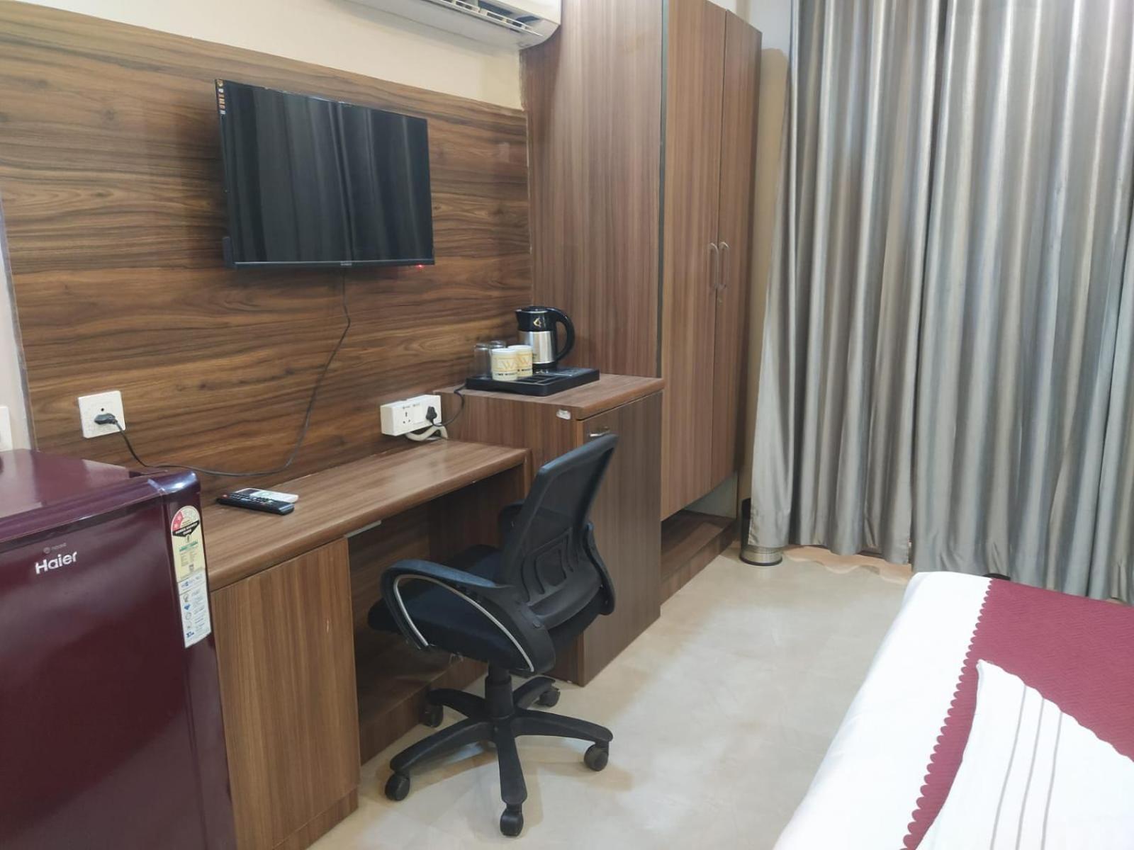 Limewood Stay - Near Golf Course Road Gurgaon Exterior photo